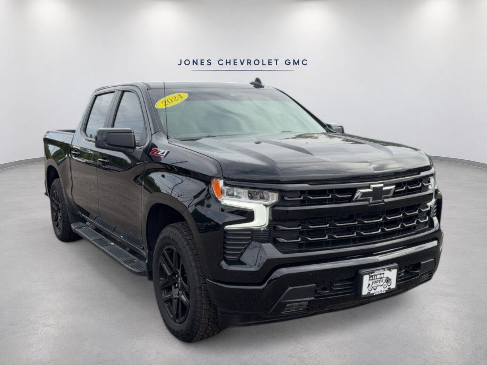 Used 2024 Chevrolet Silverado 1500 RST w/ Z71 Off-Road Package AWD/4WD image 3