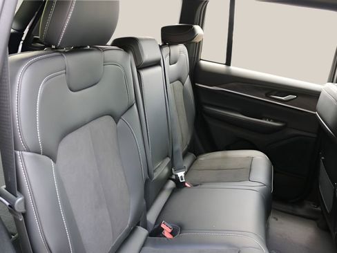 New 2026 Jeep Grand Cherokee Altitude RWD image 18