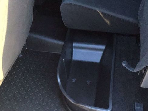 Used 2025 Hyundai Santa Cruz SE image 14