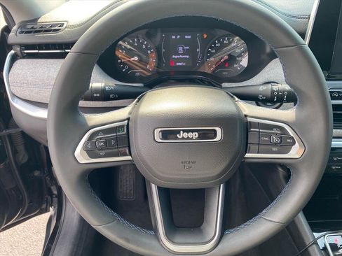 Used 2022 Jeep Compass Latitude AWD/4WD image 11