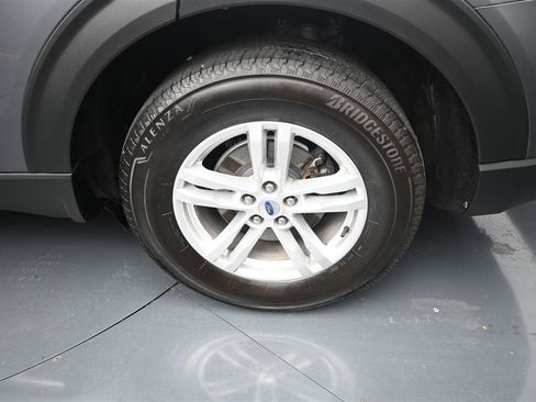 Used 2022 Ford Explorer XLT w/ Equipment Group 202A AWD/4WD image 18