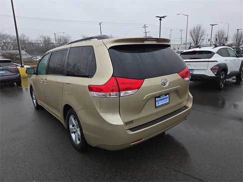 Used 2011 Toyota Sienna LE image 8