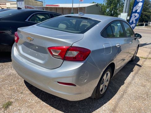 Used 2018 Chevrolet Cruze LS FWD image 4