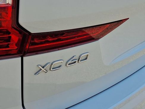 Used 2022 Volvo XC60 T8 R-Design w/ Advanced Package AWD/4WD image 36