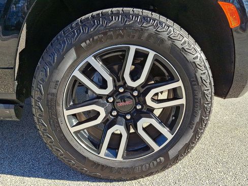 Used 2023 GMC Yukon AT4 image 27