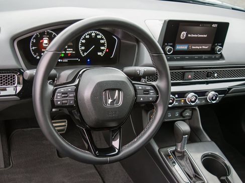 Used 2025 Honda Civic Sport image 13