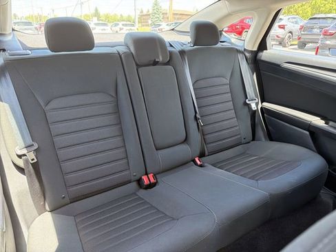 Used 2019 Ford Fusion SE FWD image 16