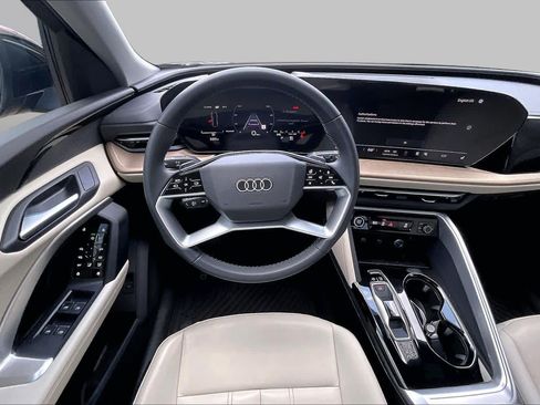 Used 2025 Audi Q5 Premium AWD/4WD image 6