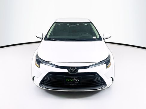 Used 2024 Toyota Corolla LE FWD image 2