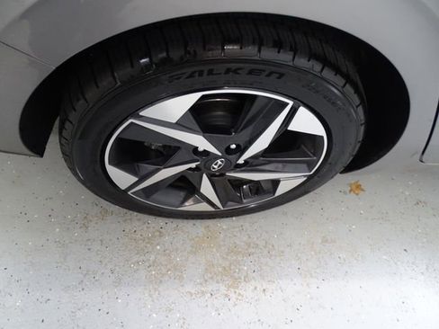Used 2023 Hyundai Elantra Limited w/ Cargo Package FWD image 28