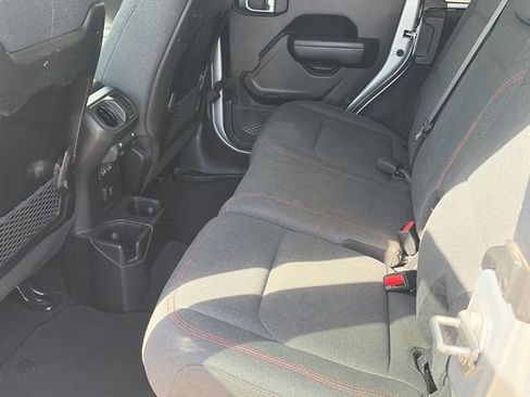 Used 2024 Jeep Wrangler Unlimited Rubicon image 10