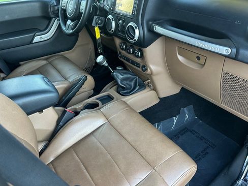 Used 2011 Jeep Wrangler Unlimited Sahara w/ Dual Top Group image 19