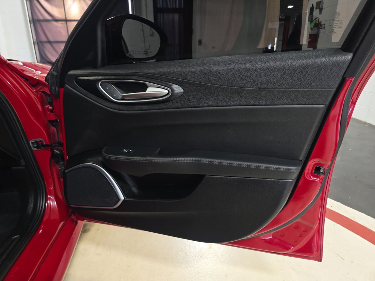 Used 2020 Alfa Romeo Giulia AWD w/ Cold Weather Package image 25