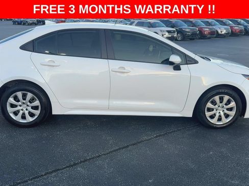 Used 2022 Toyota Corolla LE FWD image 2