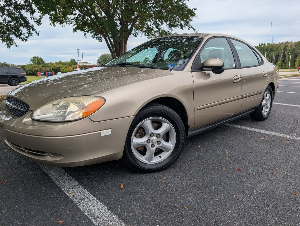 Used 2001 Ford Taurus SES FWD image 1