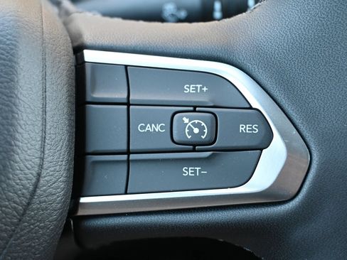 New 2026 Jeep Compass Latitude AWD/4WD image 10