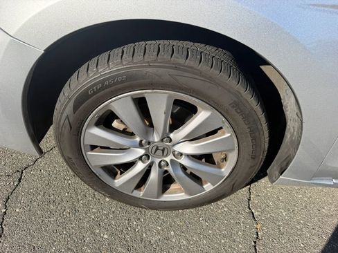 Used 2012 Honda Accord EX image 32