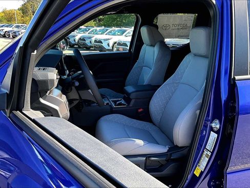 New 2025 Toyota Tacoma SR5 image 9