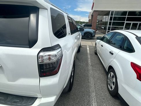 Used 2015 Toyota 4Runner SR5 Premium AWD/4WD image 11