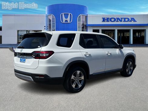 Used 2025 Honda Pilot EX-L image 8