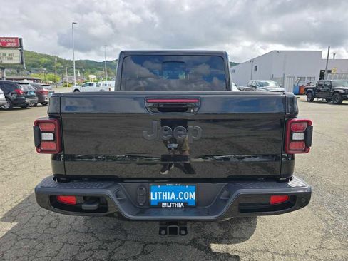 Used 2022 Jeep Gladiator High Altitude AWD/4WD image 4