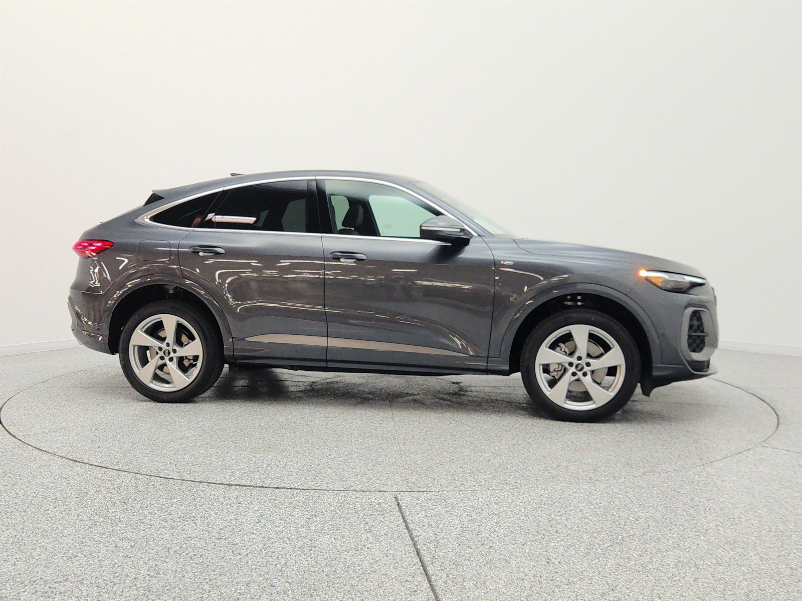 New 2026 Audi Q5 Premium Plus AWD/4WD image 4