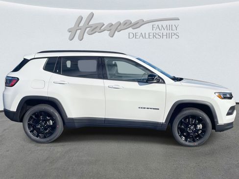 New 2026 Jeep Compass Latitude image 26