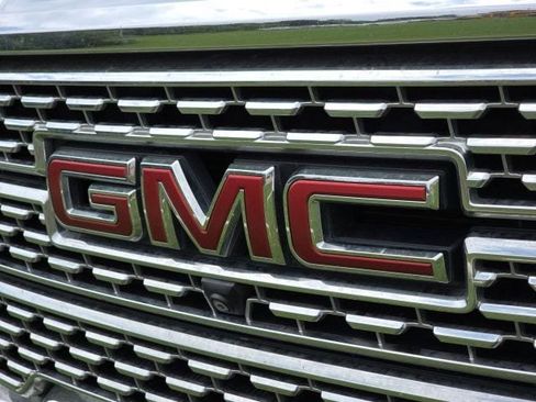 Used 2021 GMC Sierra 1500 Denali w/ Denali Ultimate Package AWD/4WD image 10