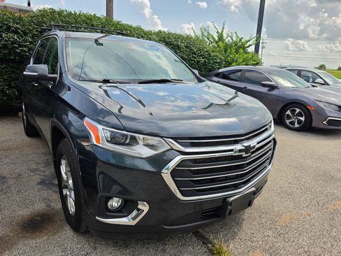 Used 2021 Chevrolet Traverse LT AWD/4WD image 2