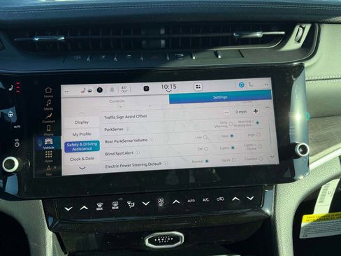 New 2026 Jeep Grand Cherokee Altitude image 30