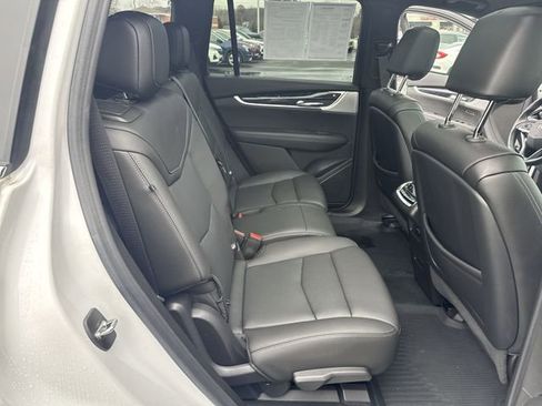 Used 2023 Cadillac XT6 Premium Luxury image 28