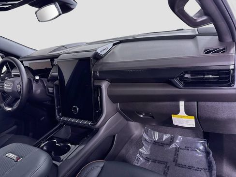 New 2026 GMC Yukon AT4 AWD/4WD image 31