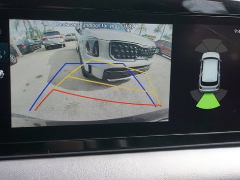 Used 2022 Hyundai Palisade SEL w/ Premium Package FWD image 9