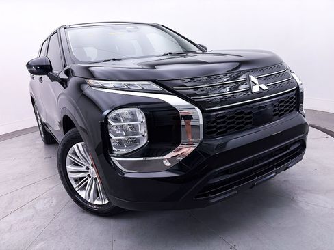 Used 2023 Mitsubishi Outlander ES FWD image 7