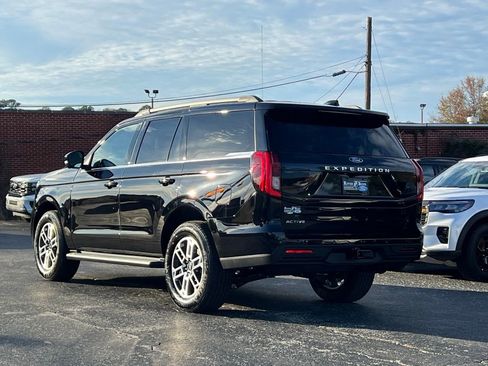 New 2026 Ford Expedition Active image 3