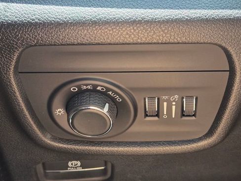 Used 2024 Jeep Grand Cherokee L Altitude RWD image 25