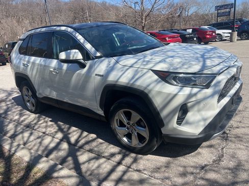 Used 2021 Toyota RAV4 Limited AWD/4WD image 3
