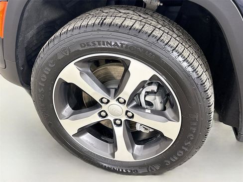 Used 2023 Jeep Grand Cherokee 4WD 4xe image 34