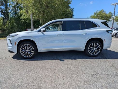 New 2026 Buick Enclave Avenir FWD image 7