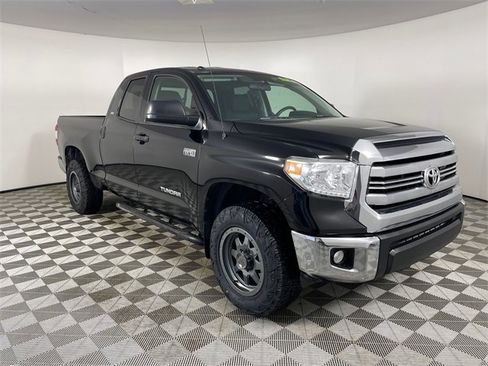 Used 2017 Toyota Tundra SR5 image 26