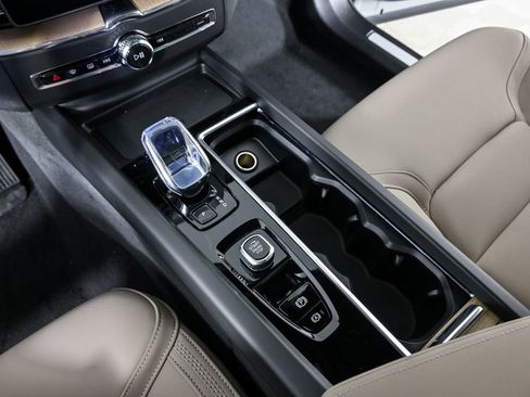 New 2026 Volvo XC60 B5 Core w/ Climate Package AWD/4WD image 16