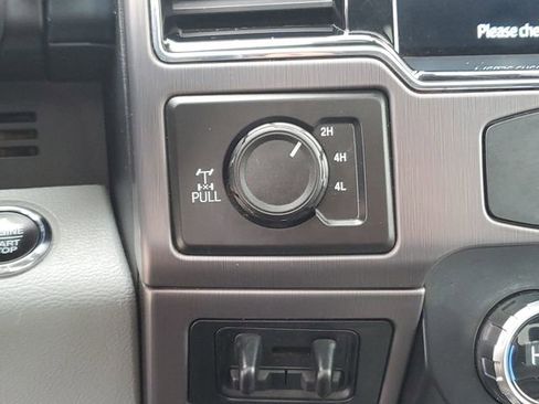 Used 2022 Ford F250 Limited image 21