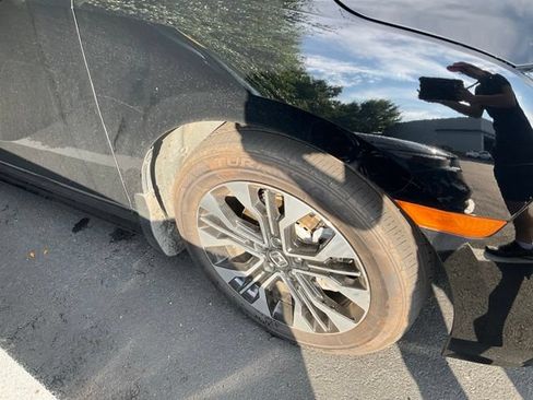 Used 2025 Honda Odyssey Elite image 4