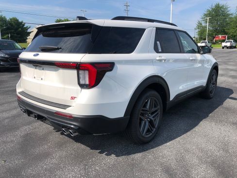 New 2025 Ford Explorer ST image 5