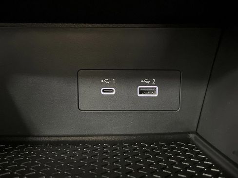 Used 2024 Nissan Pathfinder S image 22