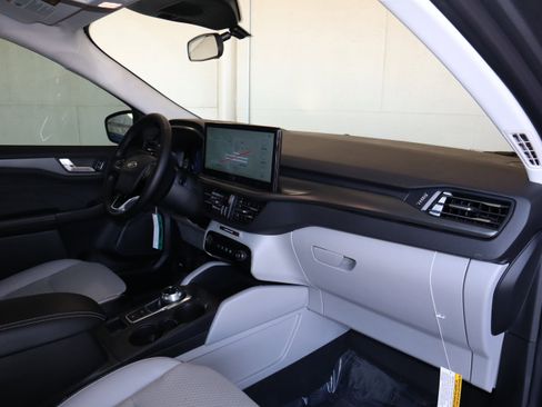 New 2026 Ford Escape SE image 38