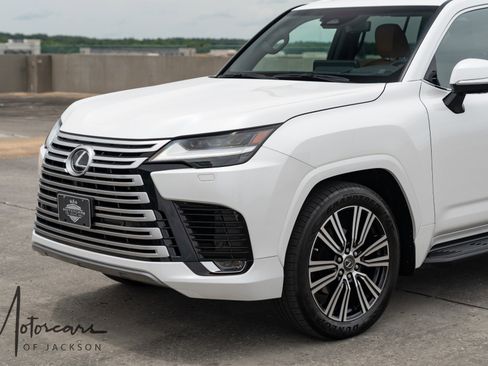 Used 2026 Lexus LX 600 4WD w/ Accessory Package (2T) image 30