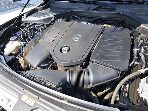 Used 2023 Mercedes-Benz GLC 300 4MATIC image 29