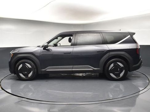 Certified 2026 Kia EV9 Light image 5