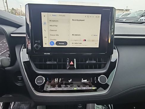 Used 2025 Toyota Corolla Cross AWD Hybrid image 19